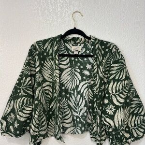 Universal Thread Green and White Leaf Print Top